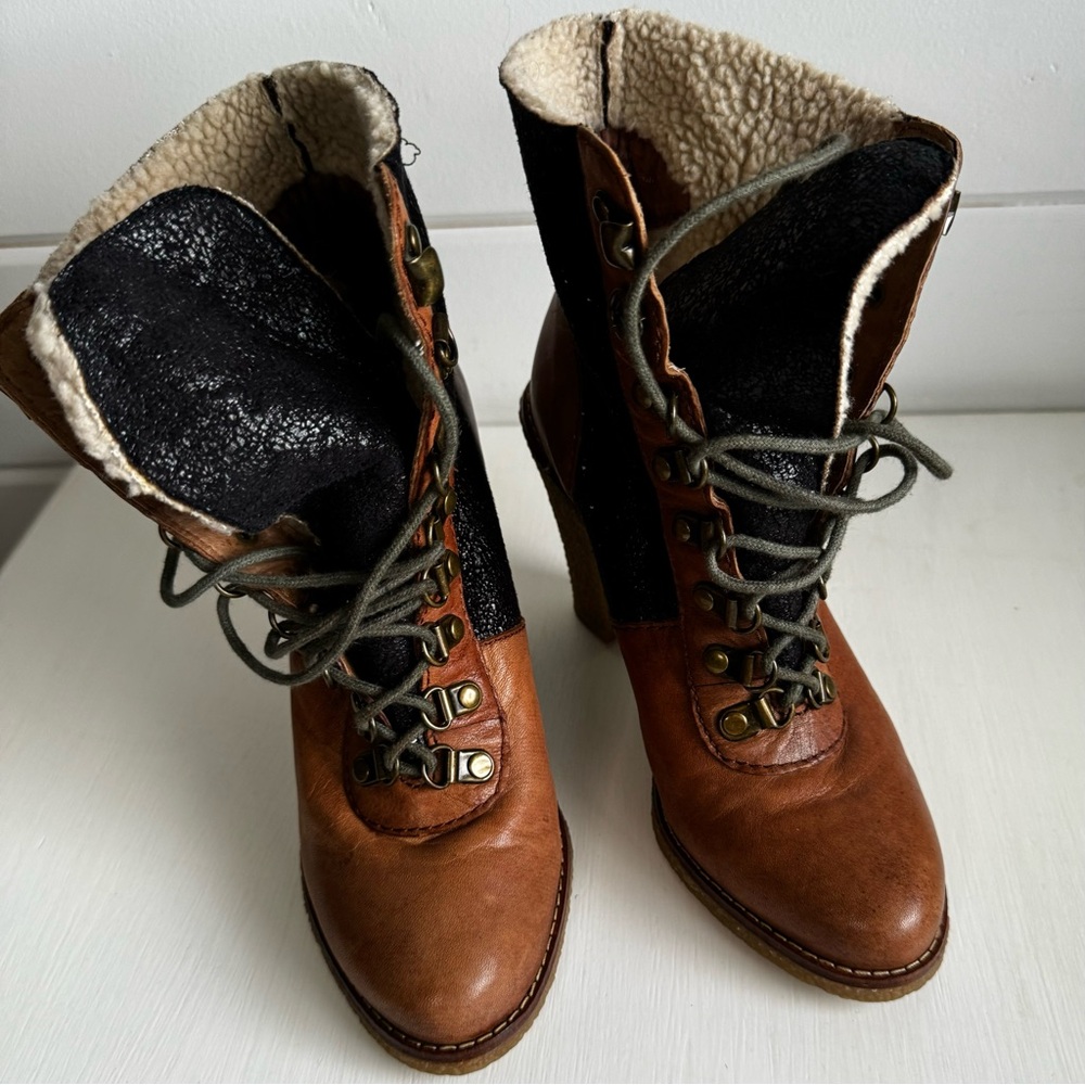 Sam Edelman Tara Two Tone Bootie Sz 6.5 - Picture 8 of 15